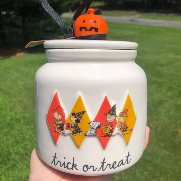 NWT Rae Dunn Peanuts Gang Charlie Brown Snoopy Halloween Canister Trick or Treat - Picture 1 of 5